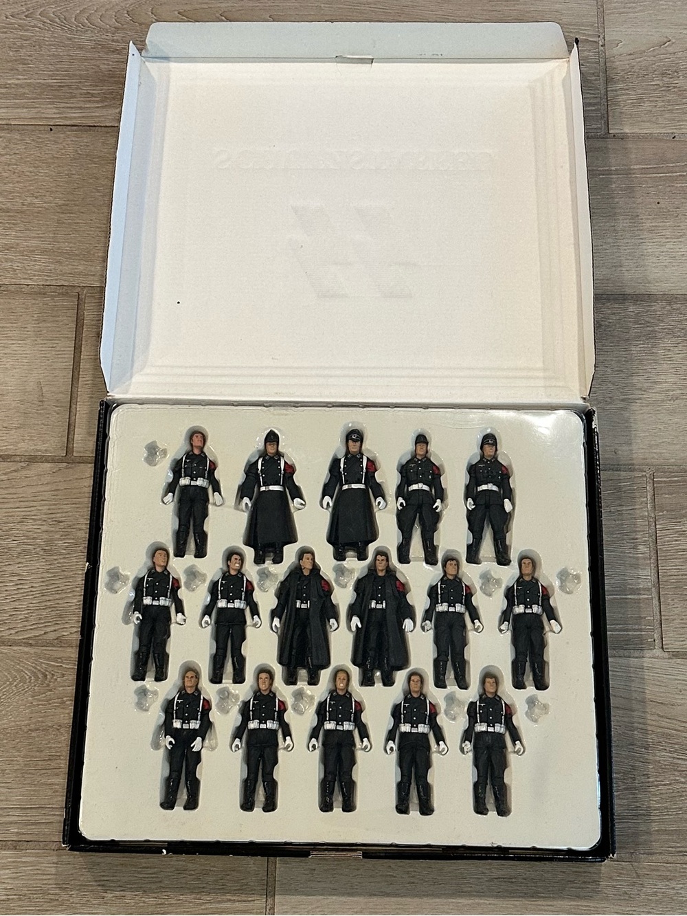 VTG 21st Century Toys WWII 1:32 German Schutzstaffel (SS) 16 Action Figure Set